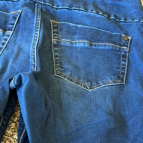 Rock & Republic Women's Straight Leg Jeans in Dark Blue - Picture 7 of 8